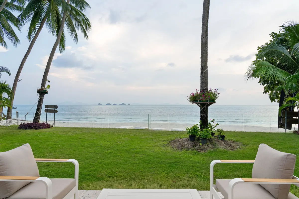 Mandarin Beach Villa and its authentic beachfront setting
