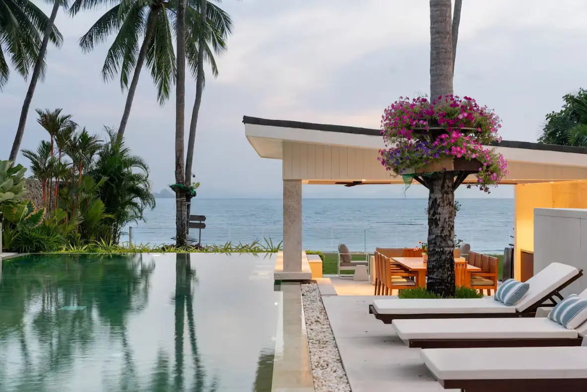 Swim-up pool sala with beachfront views at Mandarin Beach Villa Koh Samui.