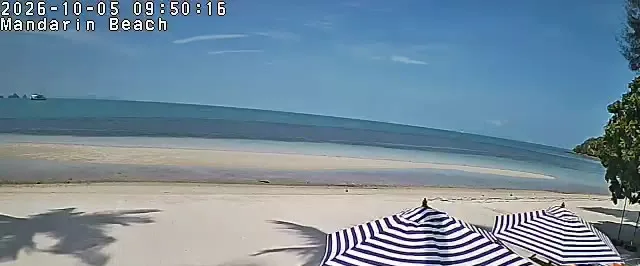 Frame from Mandarin Beach Villa's beachfront camera at Lipa Noi, sampled at 5 Oct 2026, 09:50 Thailand time