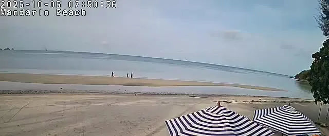 Frame from Mandarin Beach Villa's beachfront camera at Lipa Noi, sampled at 6 Oct 2026, 07:50 Thailand time