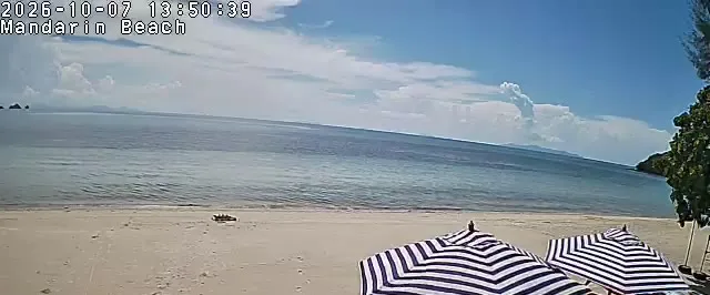 Frame from Mandarin Beach Villa's beachfront camera at Lipa Noi, sampled at 7 Oct 2026, 13:50 Thailand time