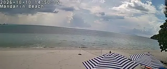 Frame from Mandarin Beach Villa's beachfront camera at Lipa Noi, sampled at 10 Oct 2026, 14:50 Thailand time