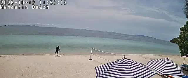 Frame from Mandarin Beach Villa's beachfront camera at Lipa Noi, sampled at 12 Oct 2026, 11:50 Thailand time