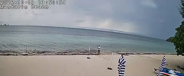 Frame from Mandarin Beach Villa's beachfront camera at Lipa Noi, sampled at 13 Oct 2026, 13:50 Thailand time