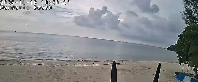 Frame from Mandarin Beach Villa's beachfront camera at Lipa Noi, sampled at 18 Oct 2026, 10:50 Thailand time