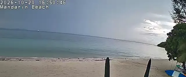 Frame from Mandarin Beach Villa's beachfront camera at Lipa Noi, sampled at 20 Oct 2026, 16:50 Thailand time