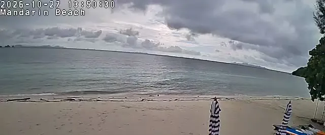 Frame from Mandarin Beach Villa's beachfront camera at Lipa Noi, sampled at 27 Oct 2026, 13:50 Thailand time