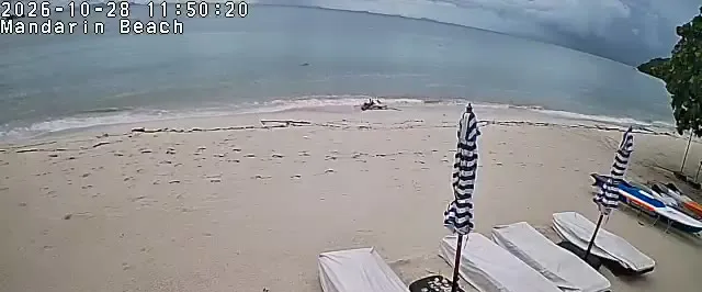 Frame from Mandarin Beach Villa's beachfront camera at Lipa Noi, sampled at 28 October 2026, 11:50 Thailand time