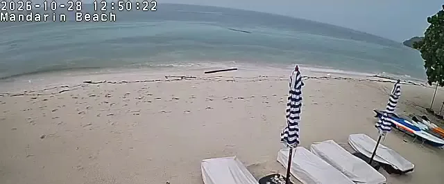 Frame from Mandarin Beach Villa's beachfront camera at Lipa Noi, sampled at 28 Oct 2026, 12:50 Thailand time