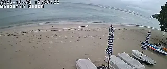 Frame from Mandarin Beach Villa's beachfront camera at Lipa Noi, sampled at 28 October 2026, 15:50 Thailand time